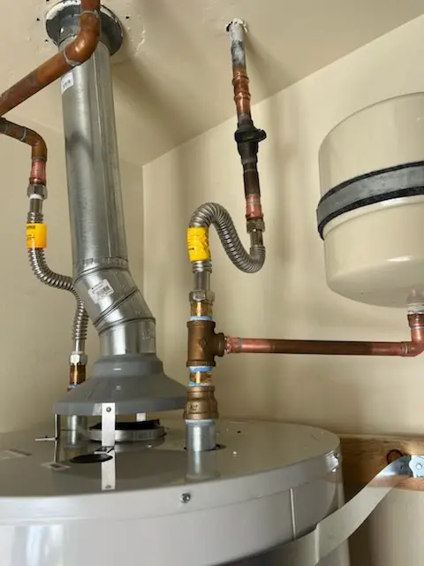 Water heater installation and plumbing repair in Channelview
